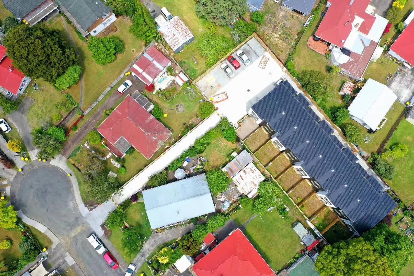 Modern Three-Storey 9-Unit Row House Community — photo 1