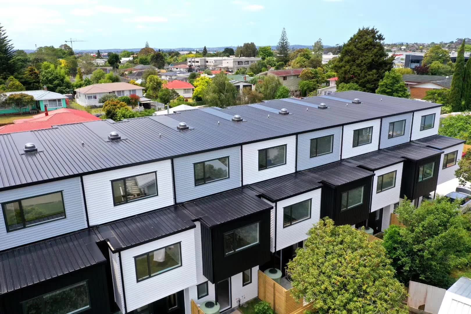 Modern Three-Storey 9-Unit Row House Community — photo 3